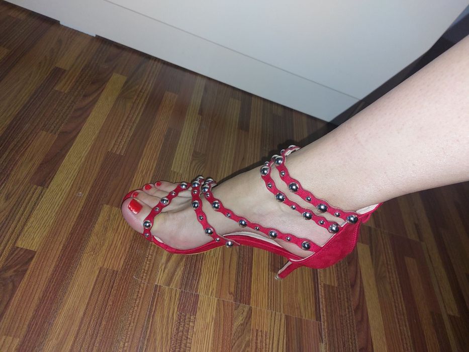 Lot 4 perechi sandale marimea 38