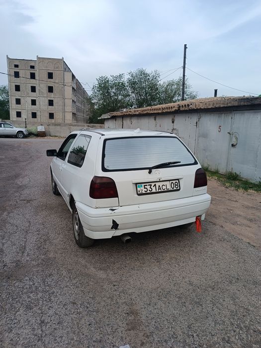 Продам гольф 3 1.8 объем 1992 года