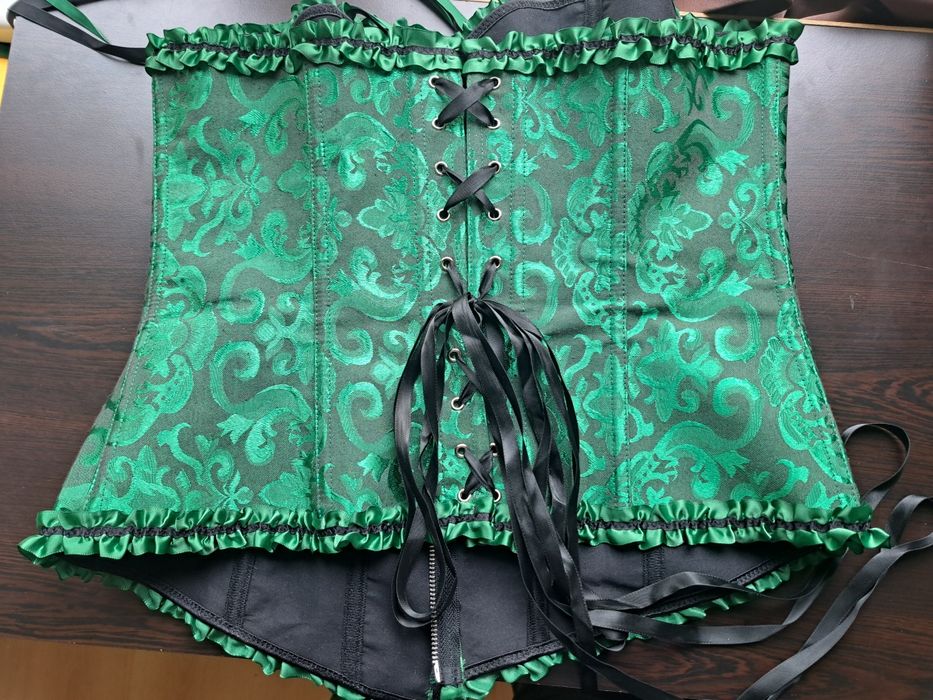 Корсети нови 2бр