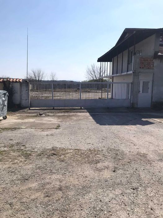 Индустриална база до АМ Тракия – халета 1000 м² + двор 7300 м² – ТИР достъп