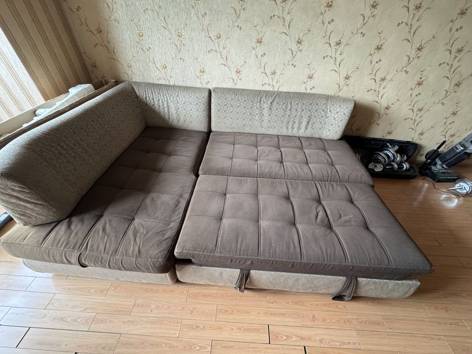 Мягкая мебель ( диван угловой )