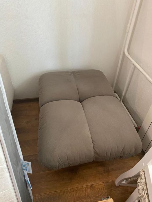 Продам диван, кресло и пуфик.