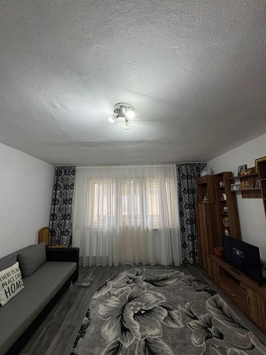 Inchiriez aparament 2 camere - Targu Jiu (Aleea Plopilor)