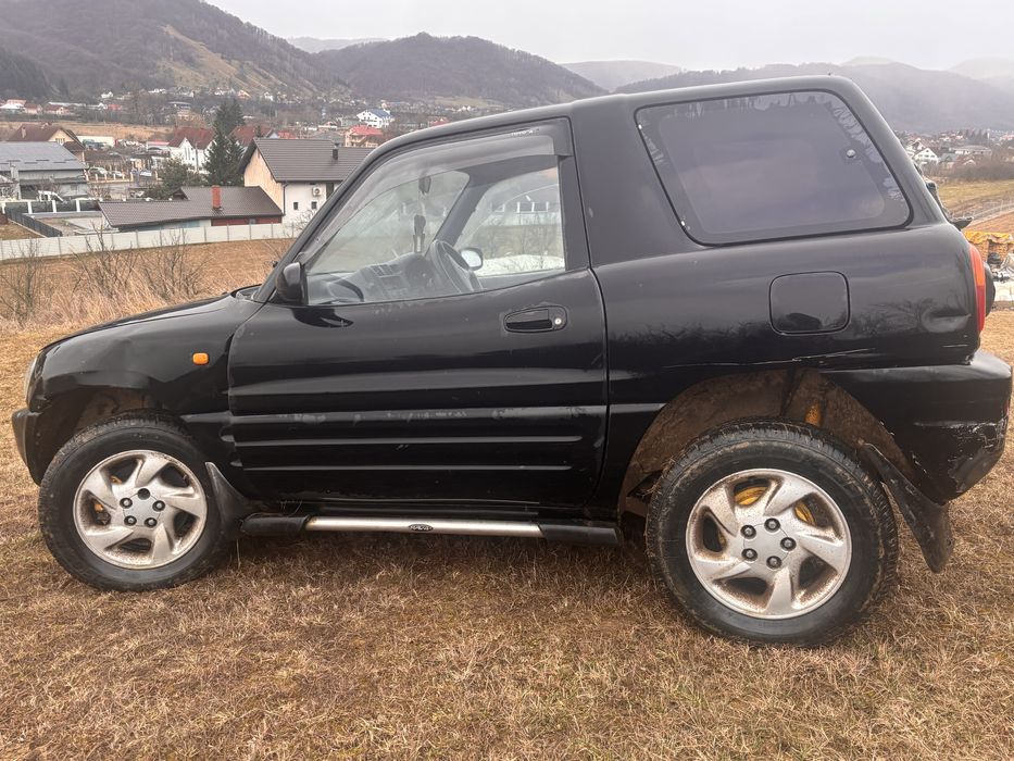 Vand sau schimb toyota rav 4