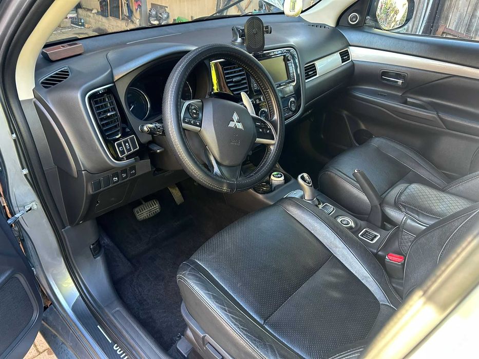 Mitsubishi Outlander PHEV