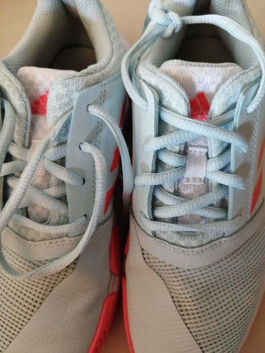 Маратонки Адидас в отлично състояние, UK 4,36 2/3,30 лв.