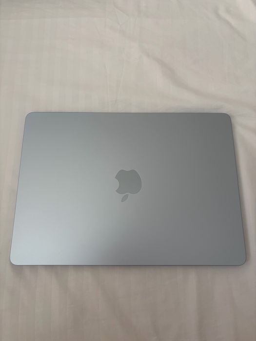 Macbook air 13 m5 24ram 1Tb