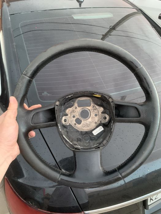 Трехспицевый руль audi