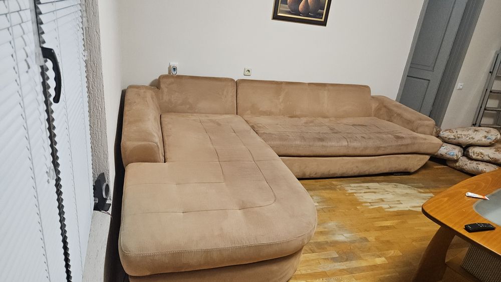 Ъглов диван с лежанка