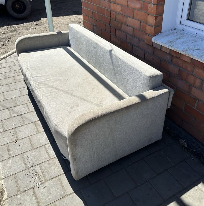 Продам диван……..