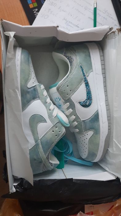 Продам кроссовки новые