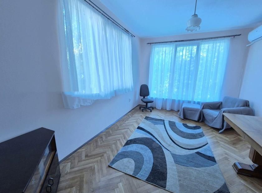 Дава се под наем Тристаен апартамент в София, Лозенец - 80 кв.м за 750 € - Снимка #2