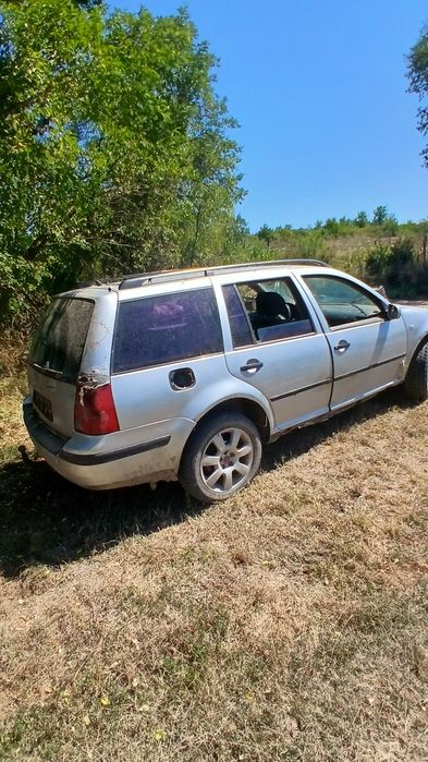Schimb 2 mașini  cu cross sau atv golf 4 1.9tdi  si citrone 1.5