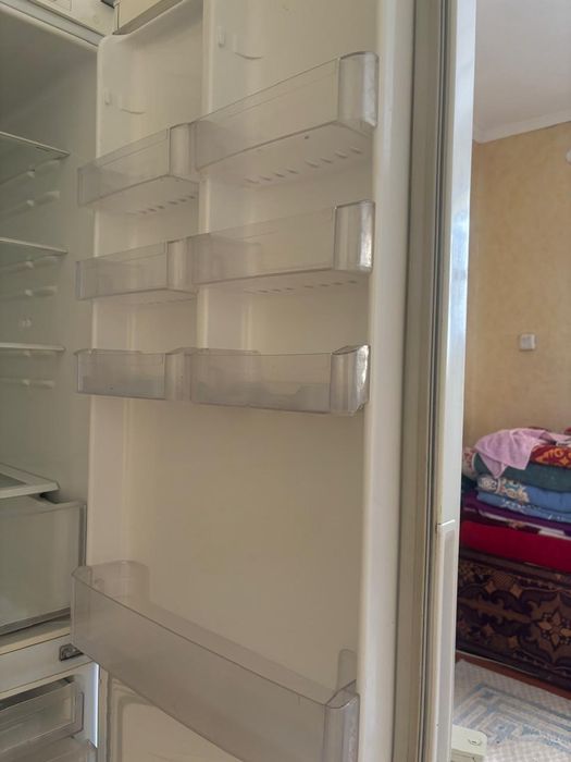 Холодильник LG  2 камера  срочнасатылады