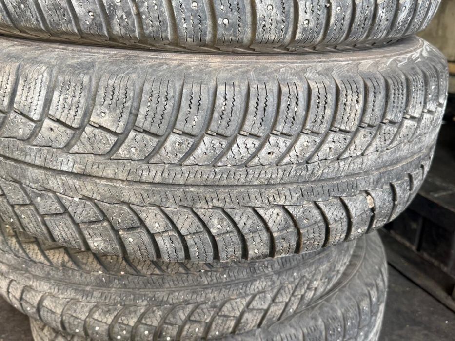 Продам резину 235/75 R15