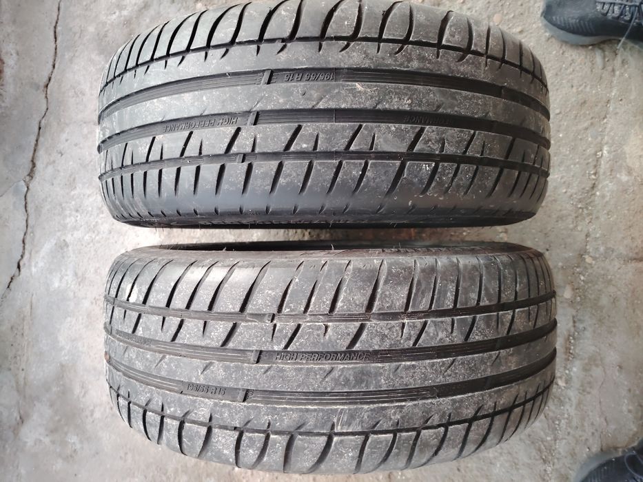 Vând 2 cauciucuri de vara cu jante de tabla , de 195/55/R15 PTR Lacetti