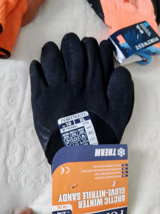 Рабочие перчатки