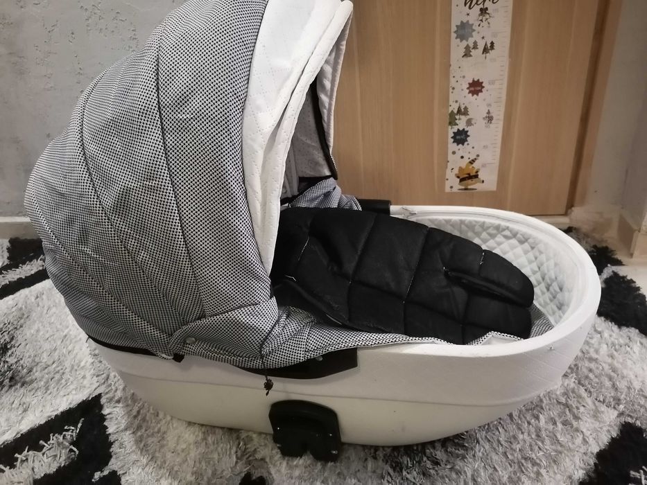 Бебешка количка Alisa 2в1; цвят: черно/бял