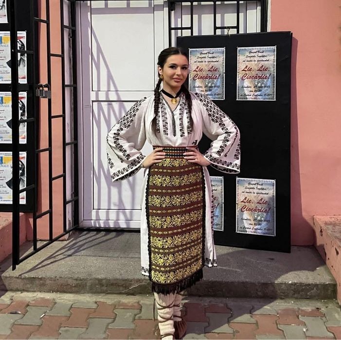Costum popular de sarbatoare