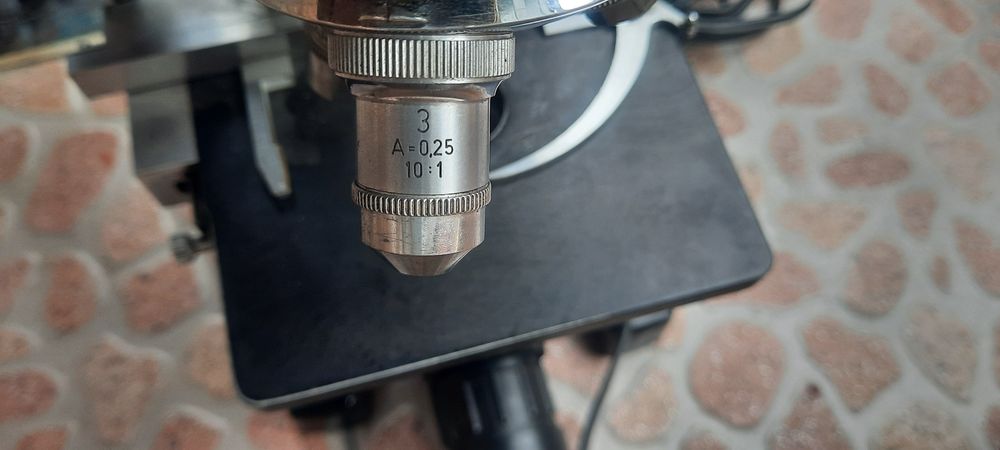 Микроскоп Leica / Leitz Wetzlar оригинално състояние