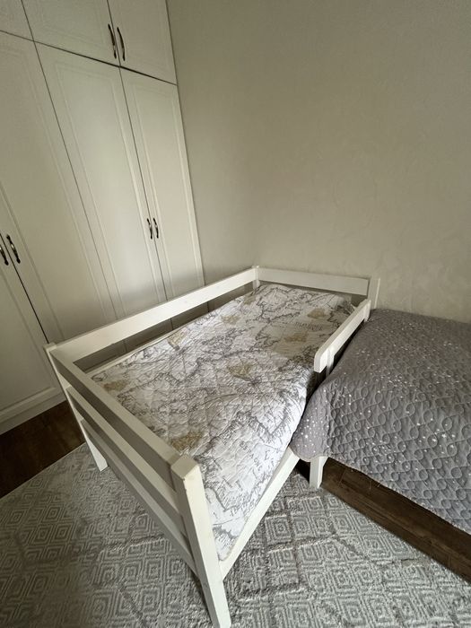 Детская кровать с матрасом 150-90 из натурального дерева