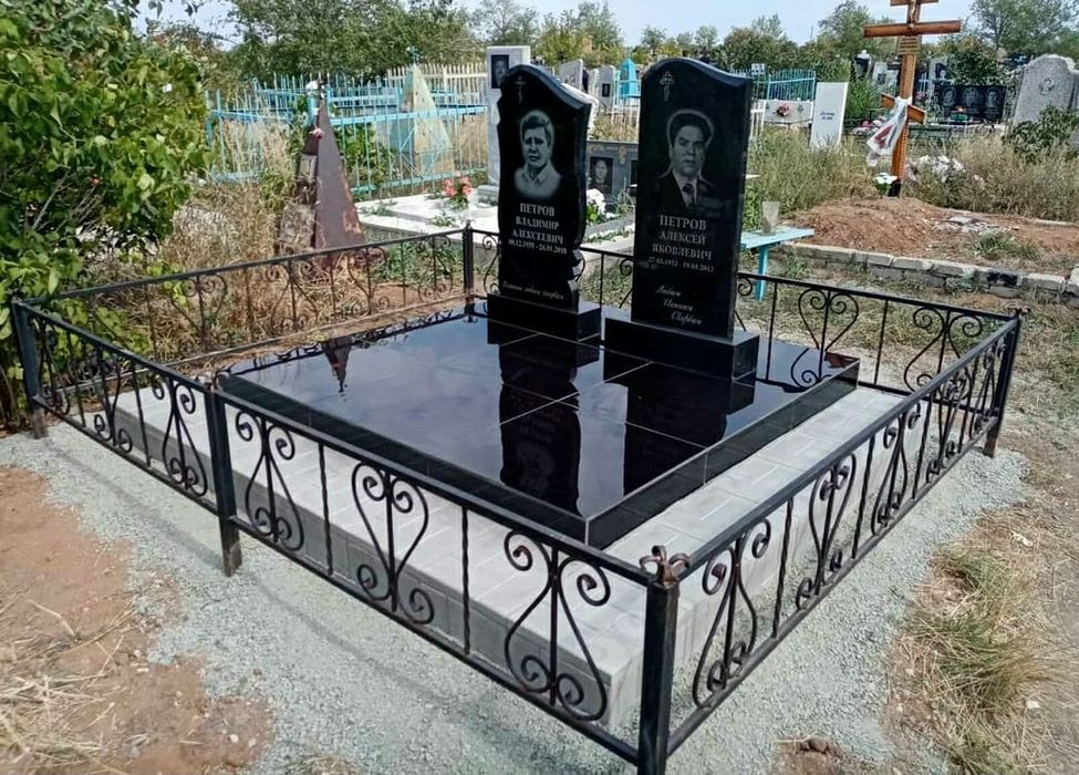 Памятники   10000