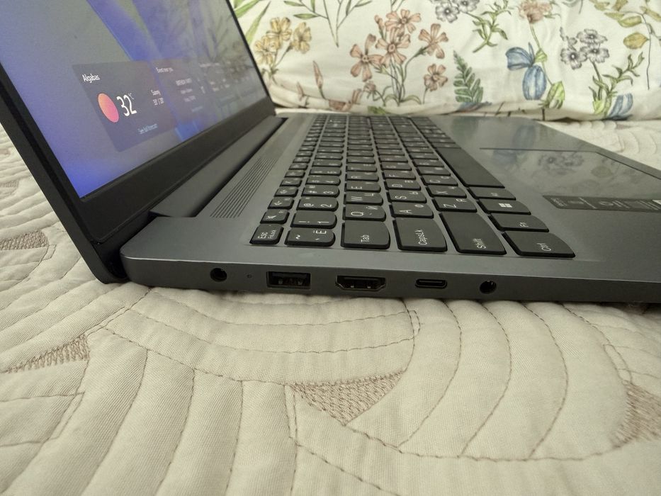 Ноутбук Lenovo IdeaPad Slim 3 15AMN8