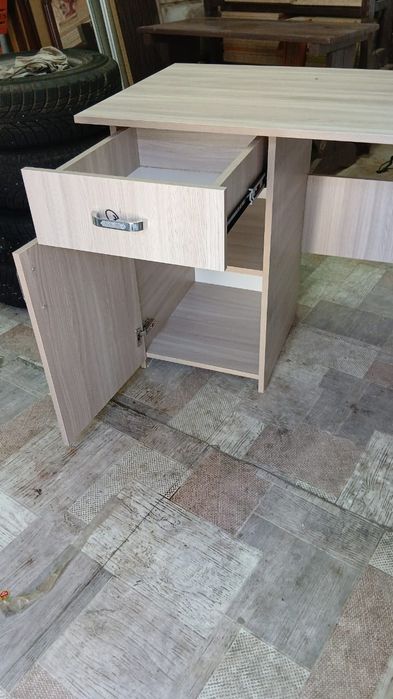 Продам писменный стол новый