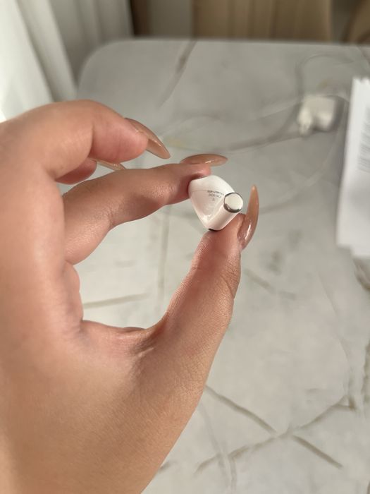 Один наушник от airpods 3