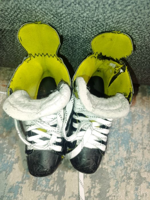 хоккейные коньки