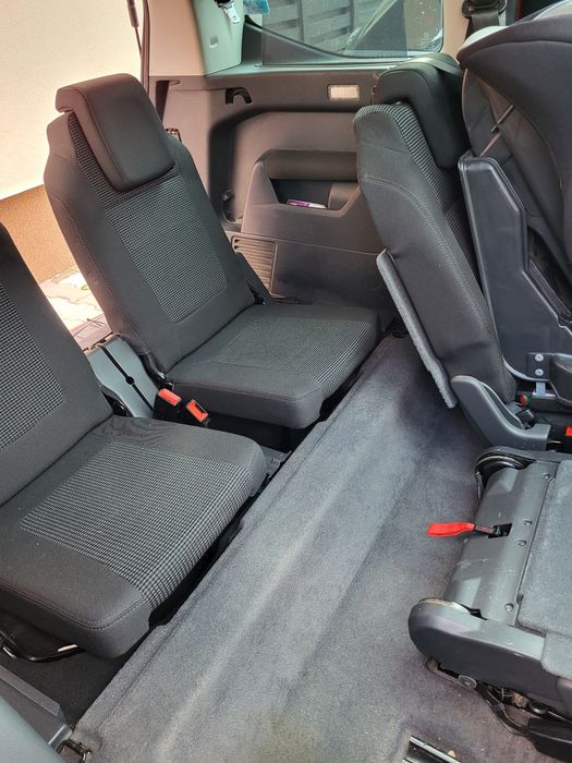 Peugeot 5008 2011