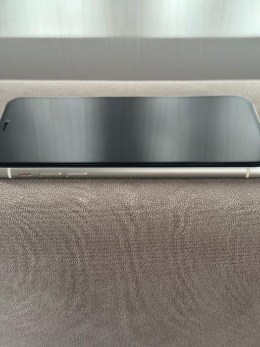 Продам айфон 11 белый