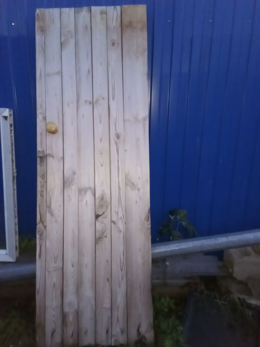 Дверь деревянная