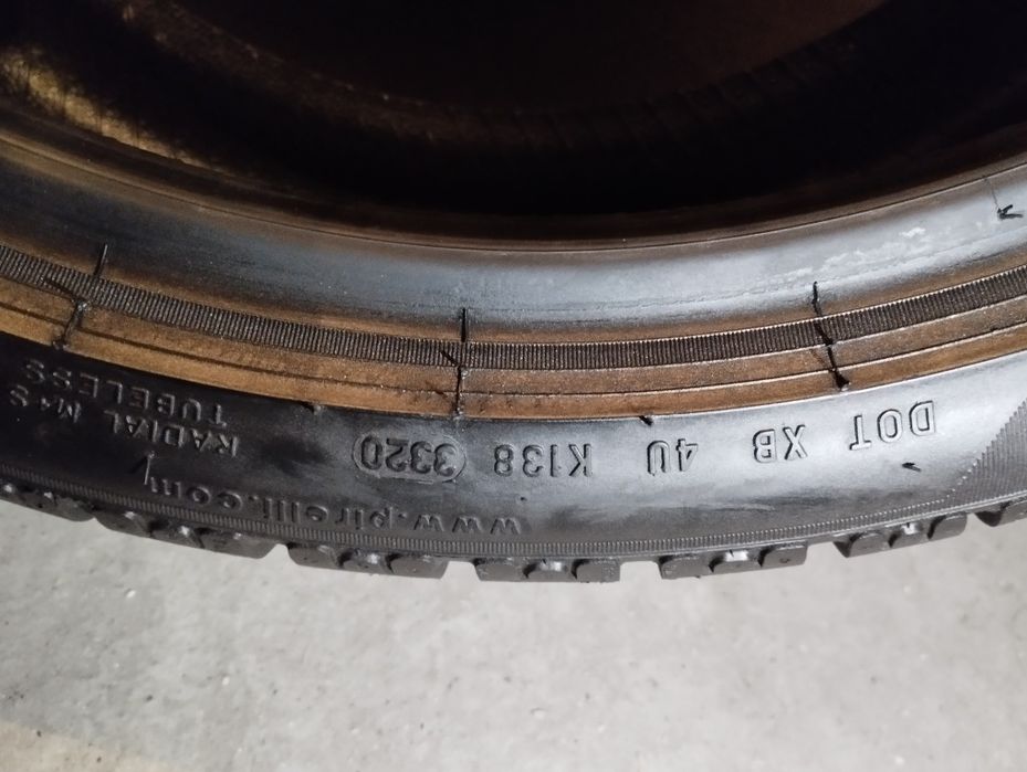 225/40/18 зимни 2бр.