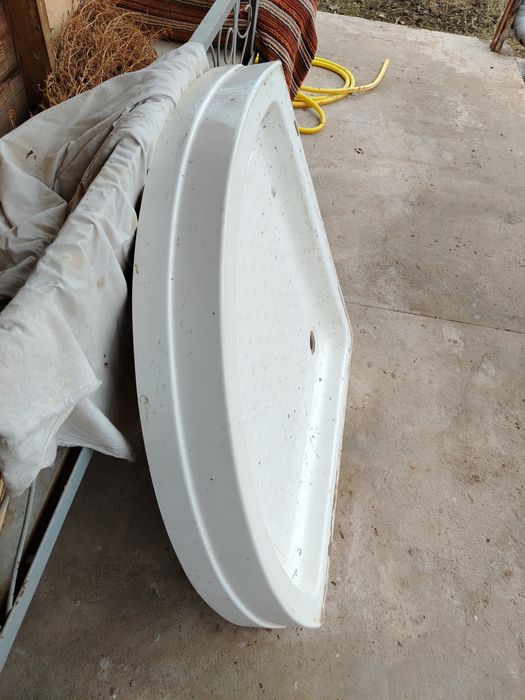 Dushovoy poddon sotiladi