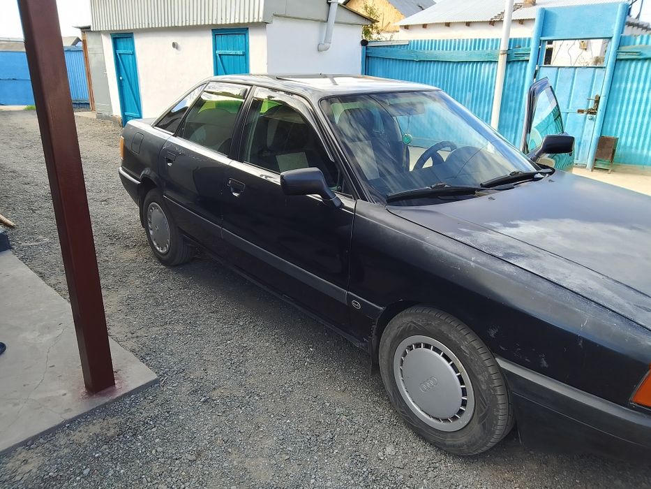 Продам машину Ауди 80 б3