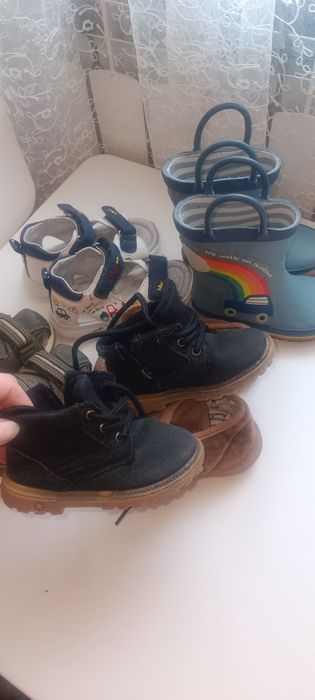 Срочно отдам вещи и обувь