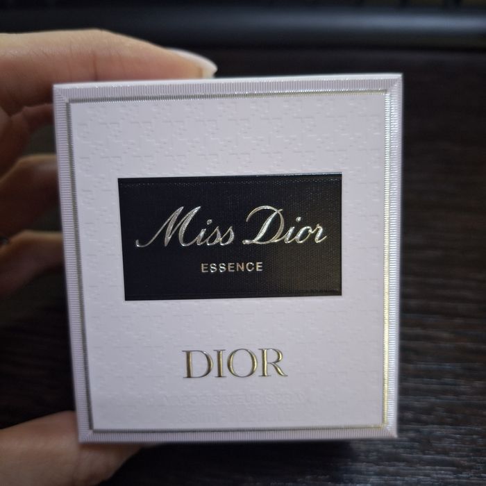 Miss Dior essence