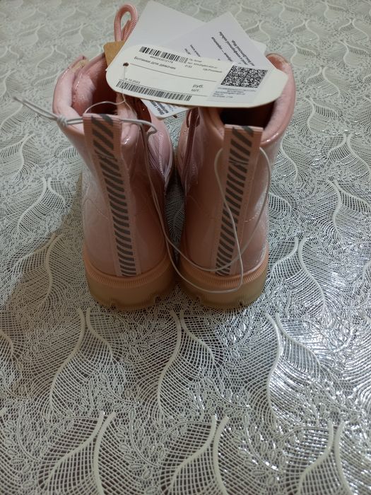 Ботинки новые для девочек.