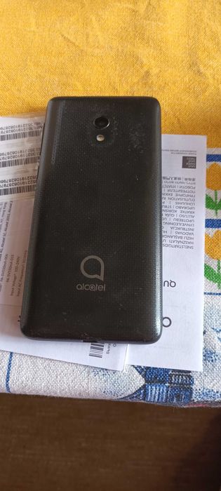 Продавам телефон Alcatel 1C 2019