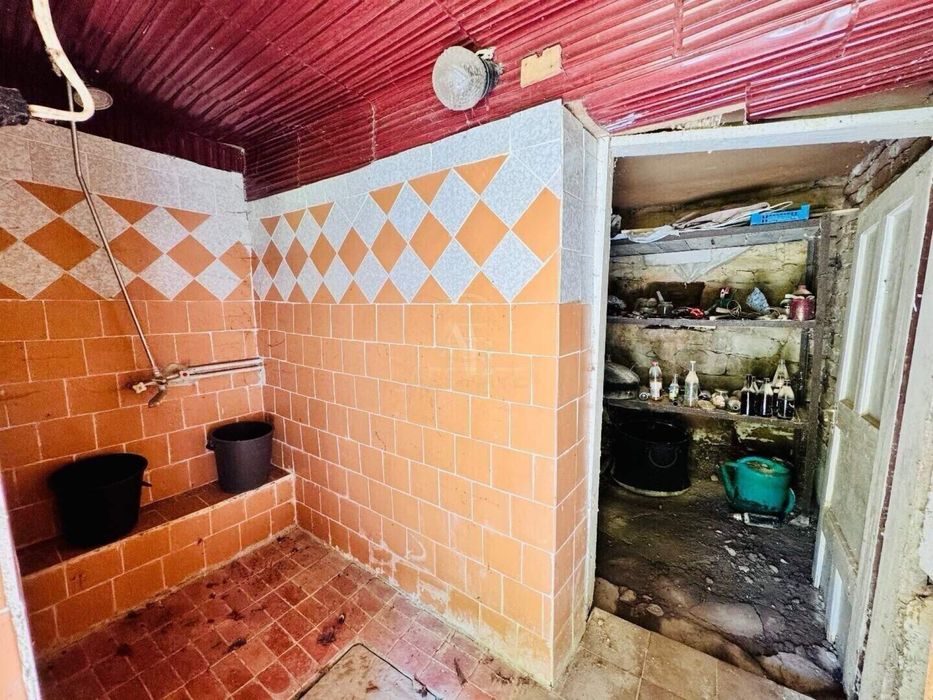 Две къщи в един общ парцел Априлци кв.Видима