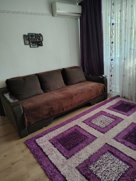 Vand apartament cu 2 camere , zonă excelentă!