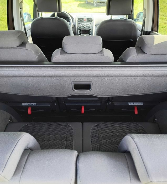 VW Touran 1.4 benzina 7 persoane