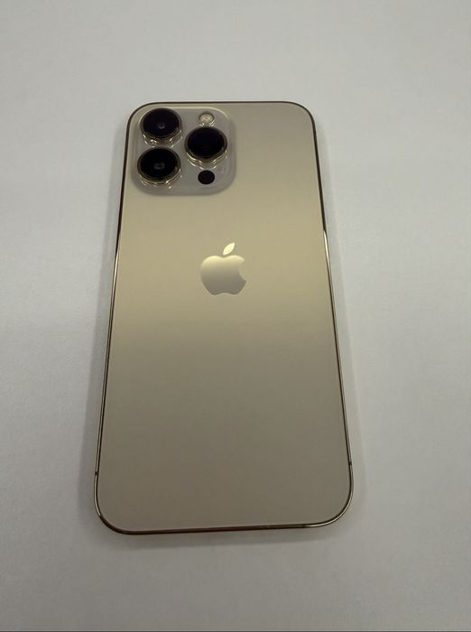 Iphone 13 Pro Gold в безупречно състояние и подаръци