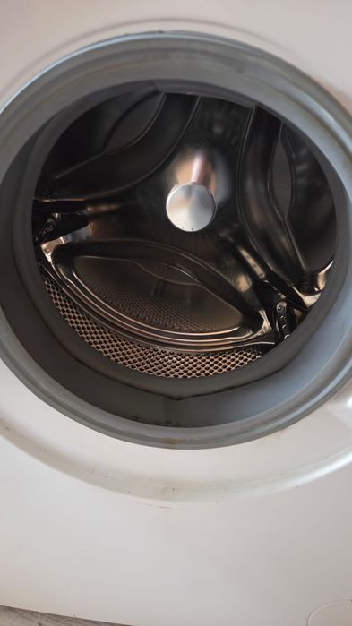 Продам стиральную машинку Бош