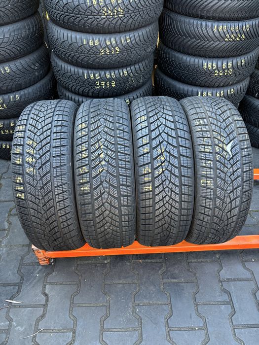 Anvelope Iarna 215/60/17 GoodYear UltraGrip Performance 215 60 17 R17