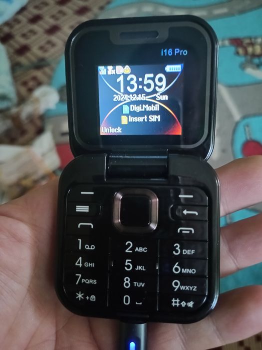 Mini telefon i16Pro flip, Dual SIM, ecran HD, Bluetooth, Radio FM, ape