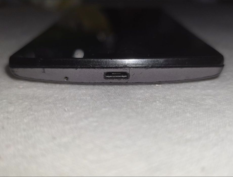 Vand un LG G4c cu android 6 bezea