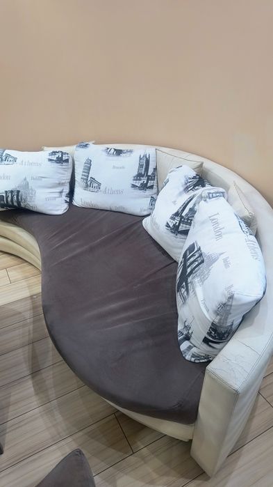 Луксозен диван..