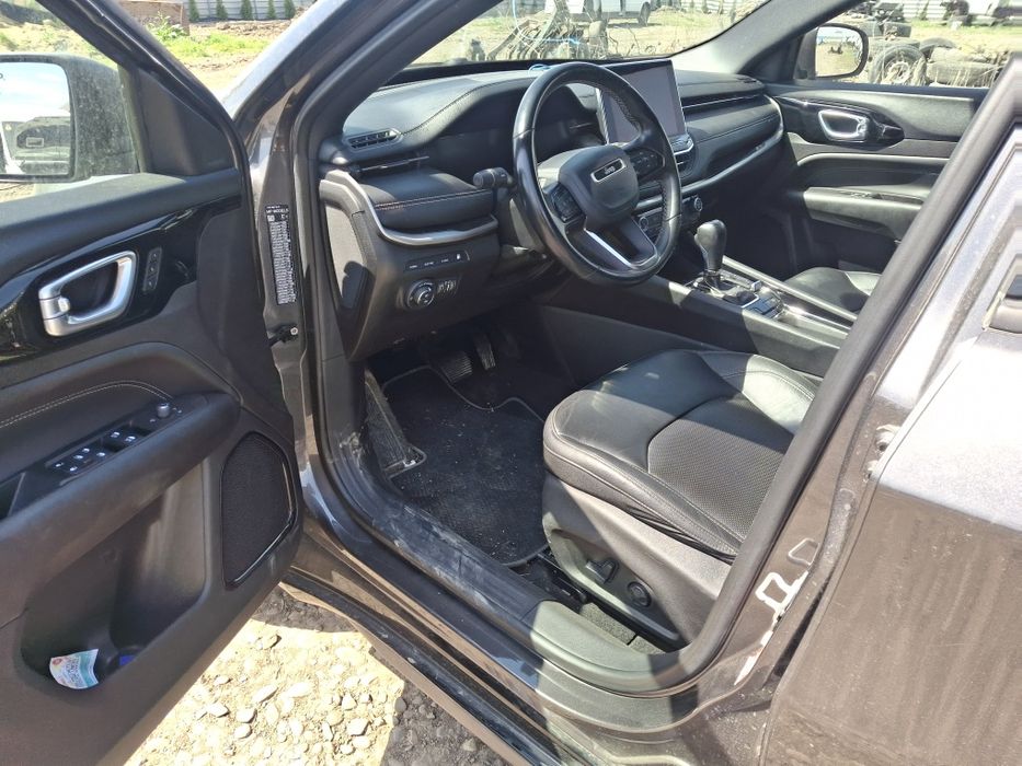 Interior Jeep volan Jeep motor Jeep portieră Jeep piese Jeep